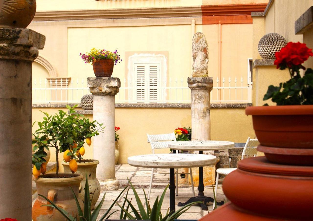 Bed and Breakfast Palazzo Aurora Alezio Exterior foto